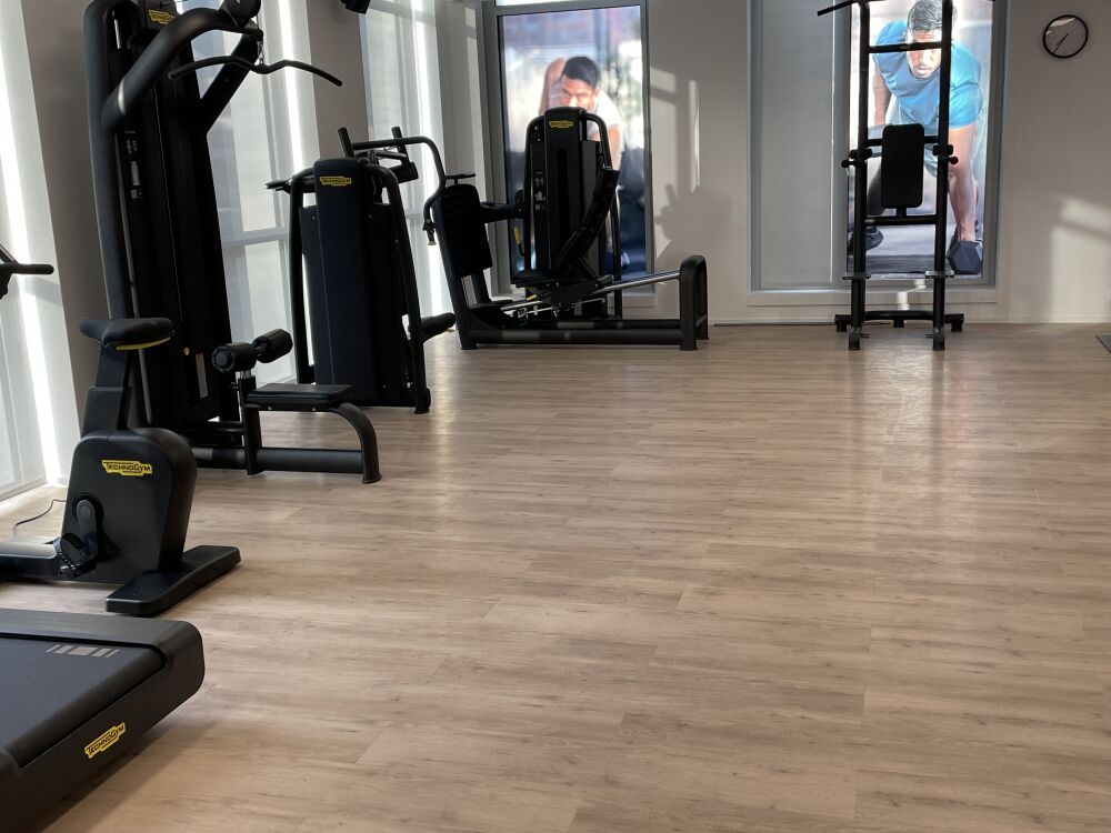 NOS RÉALISATIONS : SOL PVC ACOUSTIQUE SALLE DE SPORT NOS RÉALISATIONS : SOL PVC ACOUSTIQUE SALLE DE SPORT